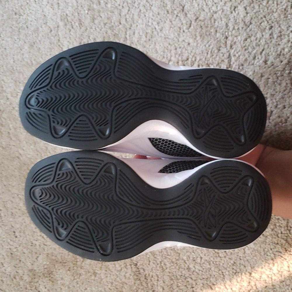 Brand New Reebok Sneakers - Picture 6 of 6